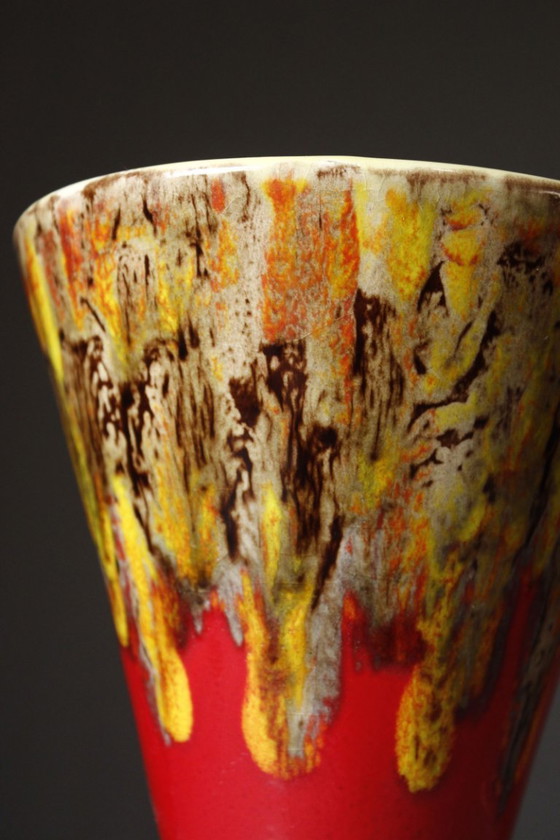 Image 1 of Vintage Diabolo keramische vaas uit de jaren 1950 in rood en geel.