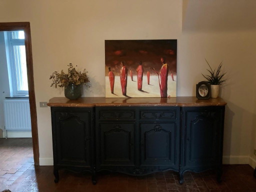 Eichenschrank mit Marmorplatte