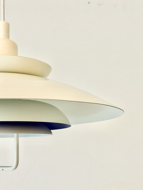 Lampada a sospensione vintage Form-Light bianco & blu cobalto – Danimarca, anni '70 – form light (photo 12 of 15)