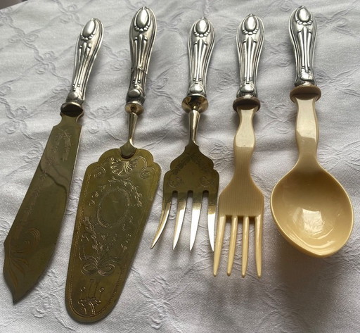 Juego de cubiertos de 8 piezas para servir y fruta – Mangos plateados y diseño vintage