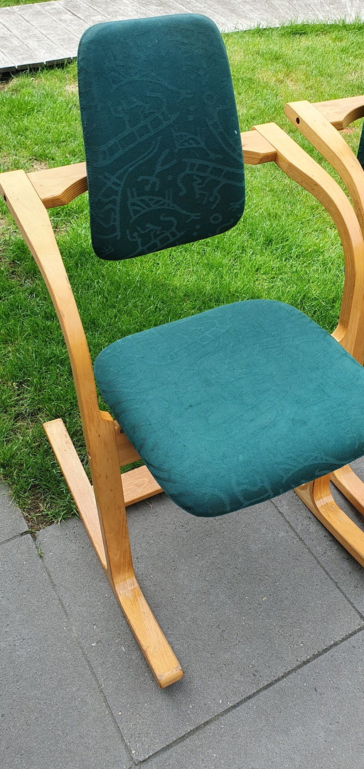 Actulum (4x) - Stokke (Varier) - Ergonomically shaped rocking chair by Peter Opsvik - green upholstery and wooden frame