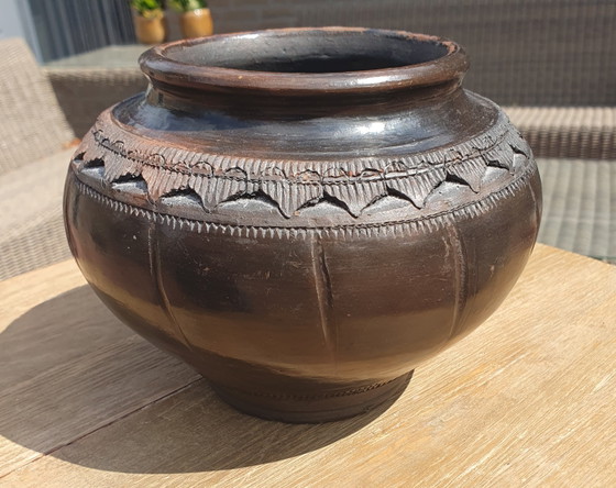 Beautiful and 100% Original African Clay Pot (Ukhamba Beer Pot) from South Africa. – Vases, Ceramic (photo 9 of 11)