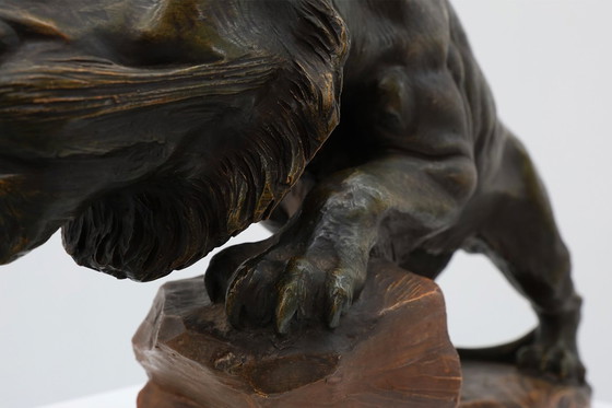 Image 1 of Grande statua in terracotta patinata raffigurante un leone, firmata Richard Aurili (1834–1914), Italia