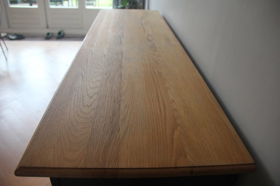 Credenza nera con piano e cassetti in rovere. – Credenze, Metal, Wood (photo 11 of 12)