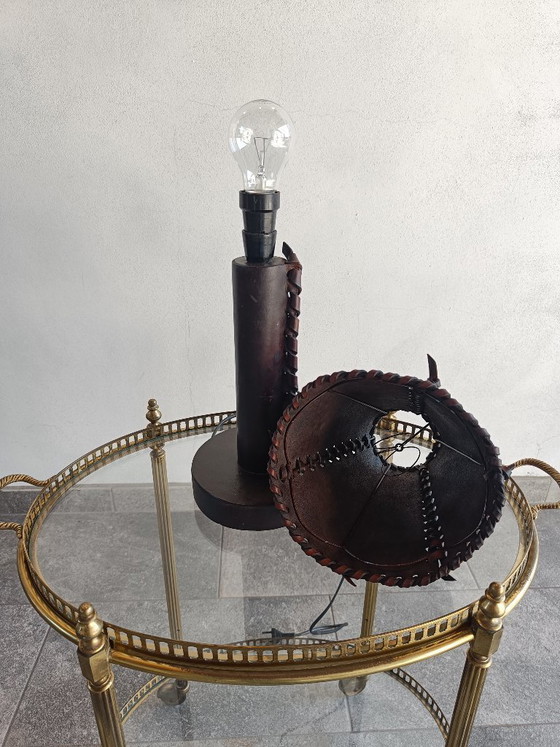 Image 1 of Lampe de table vintage en cuir des années 1970