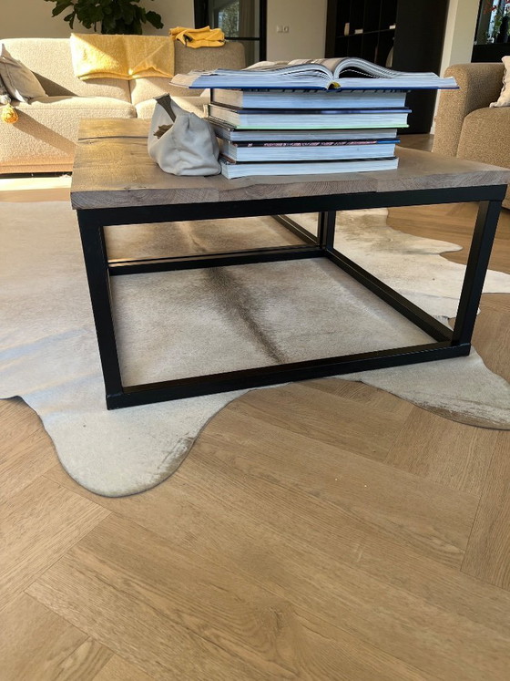 Image 1 of Coffee table set with tablecloth