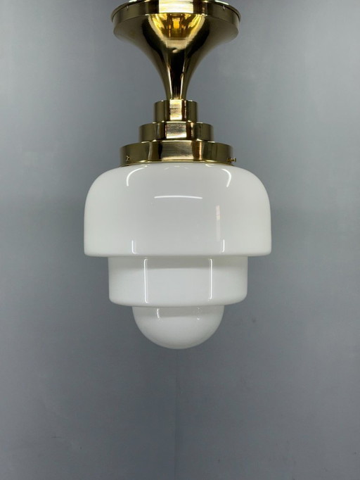 Art Deco plafondlamp uit de jaren 1930 van messing en opaalglas, Tsjechië