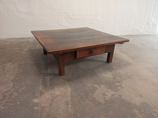 Tavolino da caffè antico rustico