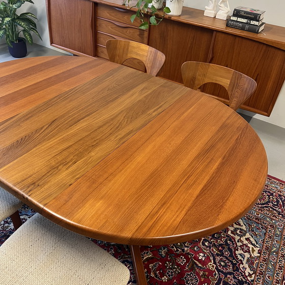 Image 1 of Vintage tafel •Niels Bach• + 4 stoelen •Niels Koefoed•