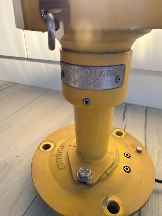 Image 1 of Lampe de chevet ( anciennement utilisée pour le marquage d’aéroport)