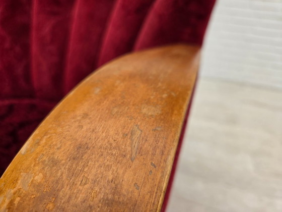 Image 1 of Anni '60, poltrona danese in velluto rosso ciliegia.