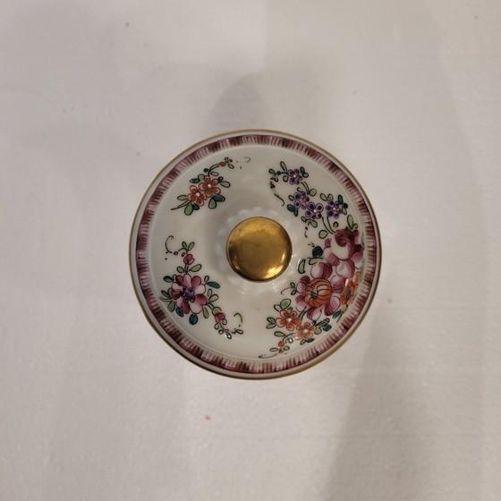 Image 1 of Bote para tabaco, porcelana pintada a mano, f. s. XIX - Francia