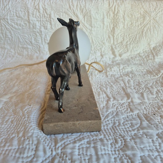 Art Deco style night light with deer decoration – Opaline globe and marble base – Table lamps, Metal (photo 7 of 12)