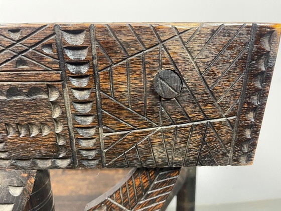 Zeldzame Ethiopische Gurage Hoofdmanstoel, handgesneden hardhout, ca. jaren 30. – Eetkamerstoelen, Wood (photo 16 of 17)