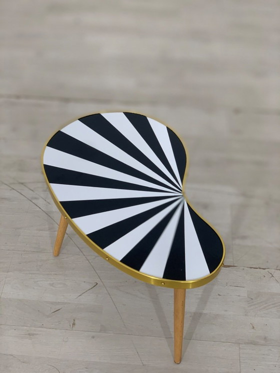 Image 1 of Vintage niervormige salontafel Bloemetjesbank