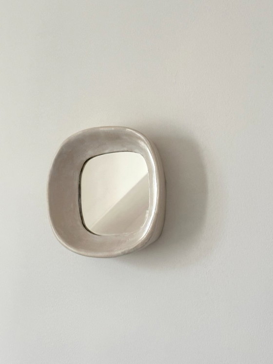 Image 1 of Franse hedendaagse keramische spiegel, "Oeuf" van Renzo Maar