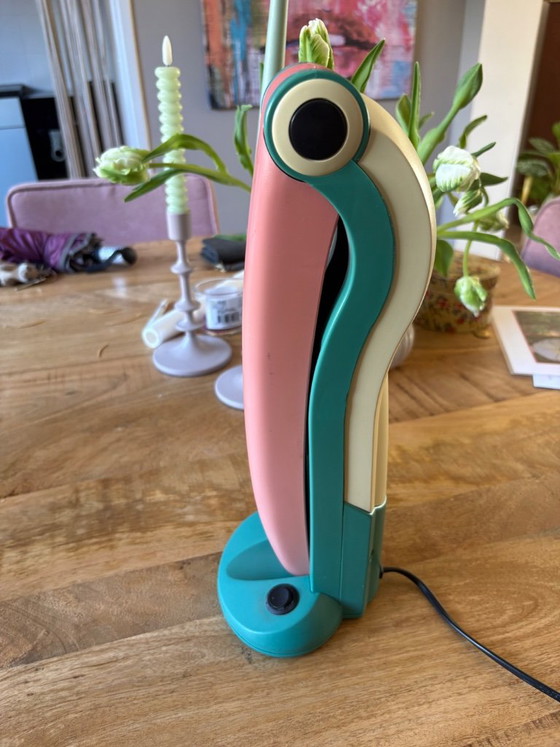 Lampada di design Toucan, H T Huang, Lampade da tavolo, Plastica, Rosa, Vintage (foto 3 di 7)