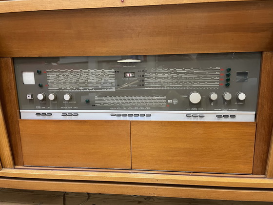 Image 1 of Philips F9X38A/50 Radiomeubel