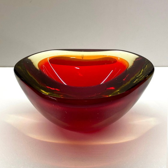 Mid-Century Murano Sommerso Glass Bowl / Vide Poche (Ruby Red & Amber, 1960s) – Murano Glass (photo 4 of 7)