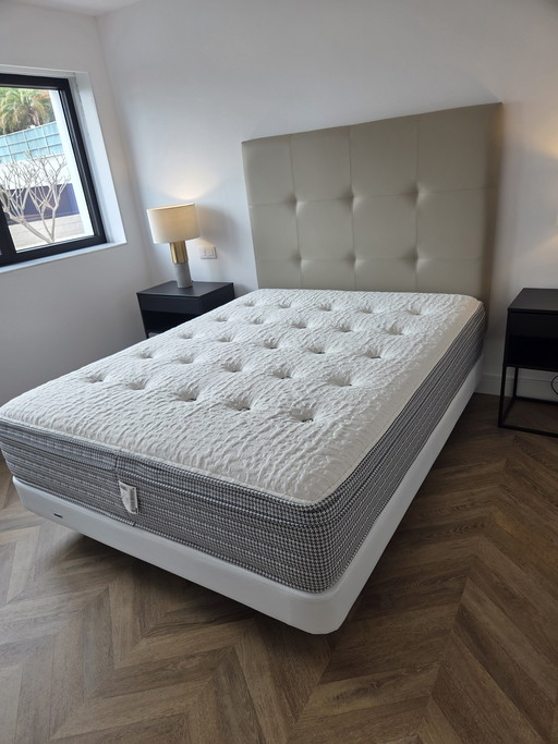 Colchón Aireloom de ultralujo y estructura de cama de diseño (150x200 cm)