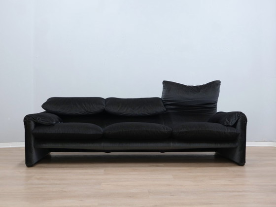 Image 1 of Divano vintage Cassina Maralunga a 3 posti in velluto blu e verde degli anni '80