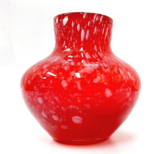 Image 1 of Vaso vintage in vetro rosso rubino con puntini bianchi