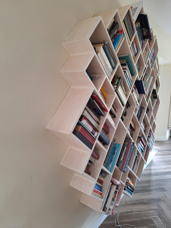 Image 1 of Selbstgebautes Bücherregal