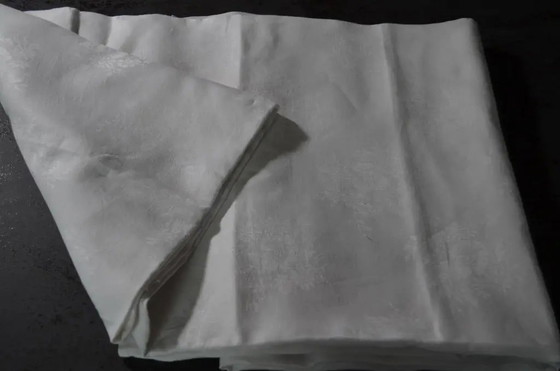 Große Tischdecke aus weißer Damastbaumwolle, 1930er Jahre – Tischdekoration, Cotton (photo 8 of 10)