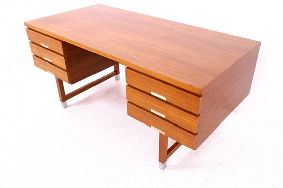 Image 1 of Teakhouten bureau, Eigil Petersens Mobelfabrik, Denemarken, jaren 1960.