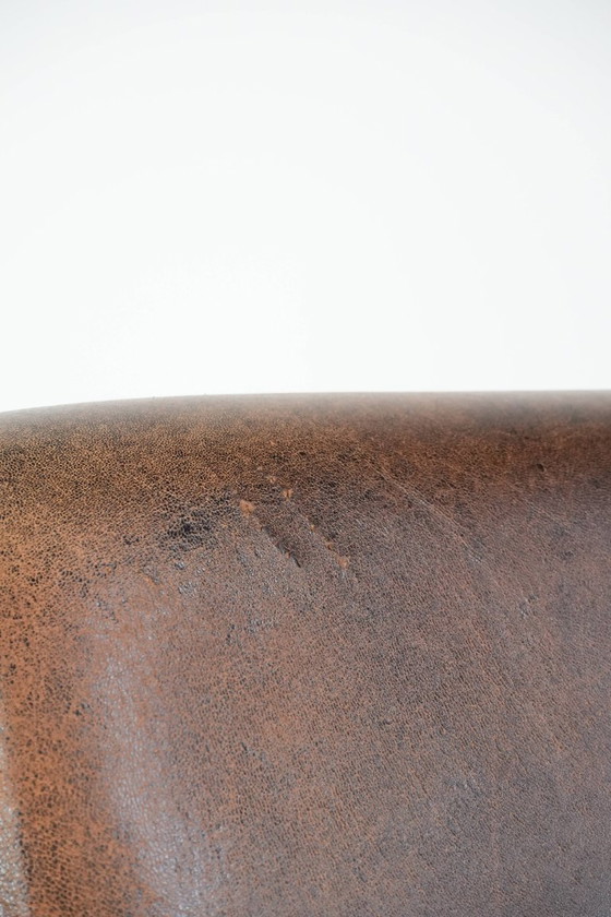 Image 1 of Vintage schapenleren armchair met een ronde vormgeving 