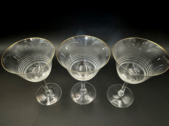 Image 1 of 3 copas de vino Art Déco de los años 40 con borde dorado