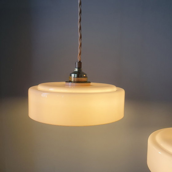 Image 1 of Ensemble (2) lampes suspendues Art Déco vintage en verre opalin rose pastel.