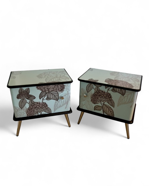 Vintage nightstands with Fornasetti hydrangea | The Vintage Vibe