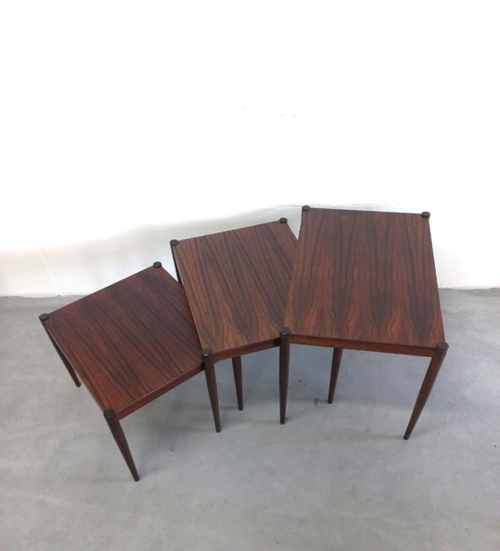 Image 1 of Tavolini laterali vintage in palissandro scandinavo/danese, tavolino portavaso, tavolino da caffè (impilabile)