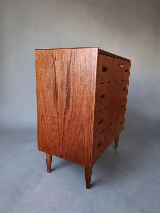 Image 1 of Vintage teak ladekast