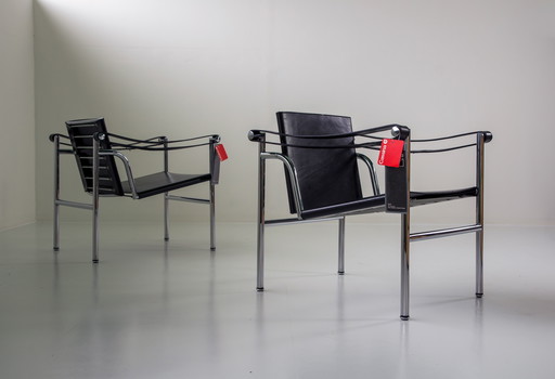 Pair of Cassina LC1 Chairs – Le Corbusier