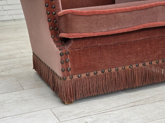Image 1 of 1970, fauteuil danois, velours d'ameublement rose saumon, bois de hêtre.