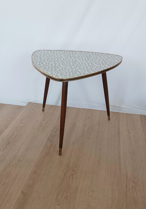 Vijftiger jaren bijzettafel