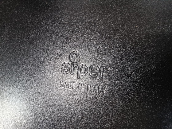 Image 1 of Chaises de salle à manger en cuir noir par Arper Italie, 1980 - ensemble de 6