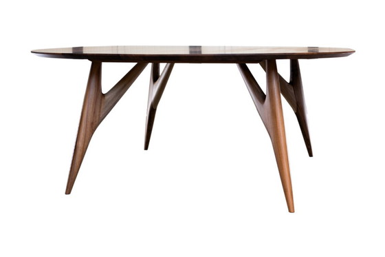 Image 1 of Mesa de comedor GREYGE KAI de nogal macizo – Diseño italiano hecho a mano
