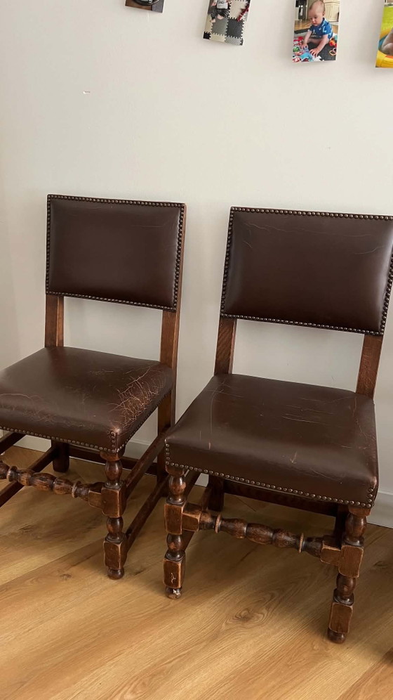 Image 1 of Antieke Eikenhouten Stoelen met Lederen Bekleding