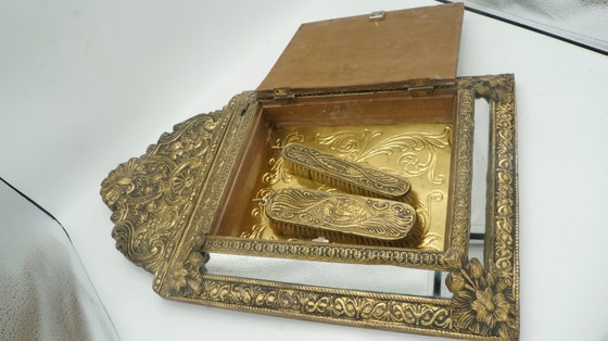 Image 1 of Niederländischer antiker, verzierter Messing-Galeriespiegel, Bürsten, Wandglas, Kupferschrank