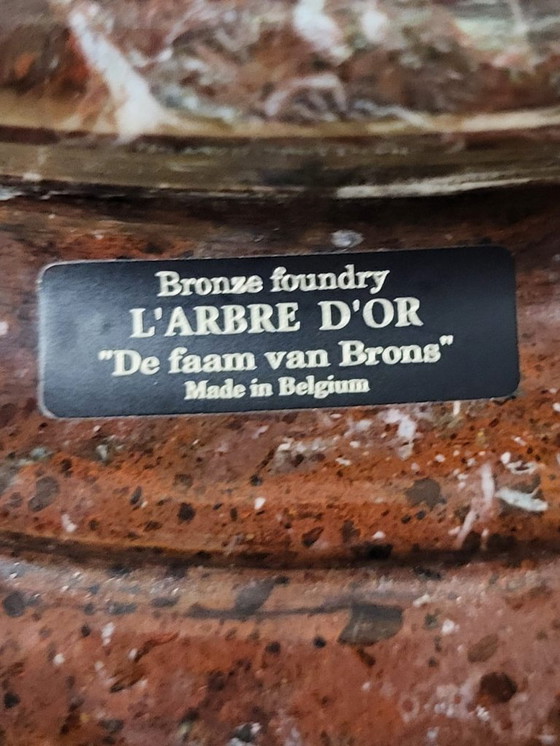 Image 1 of Schöne Bronzestatue von Auguste Moreau auf einem Marmorsockel