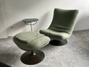 Artifort fauteuil en voetenbank / Geoffrey D'Harcourt