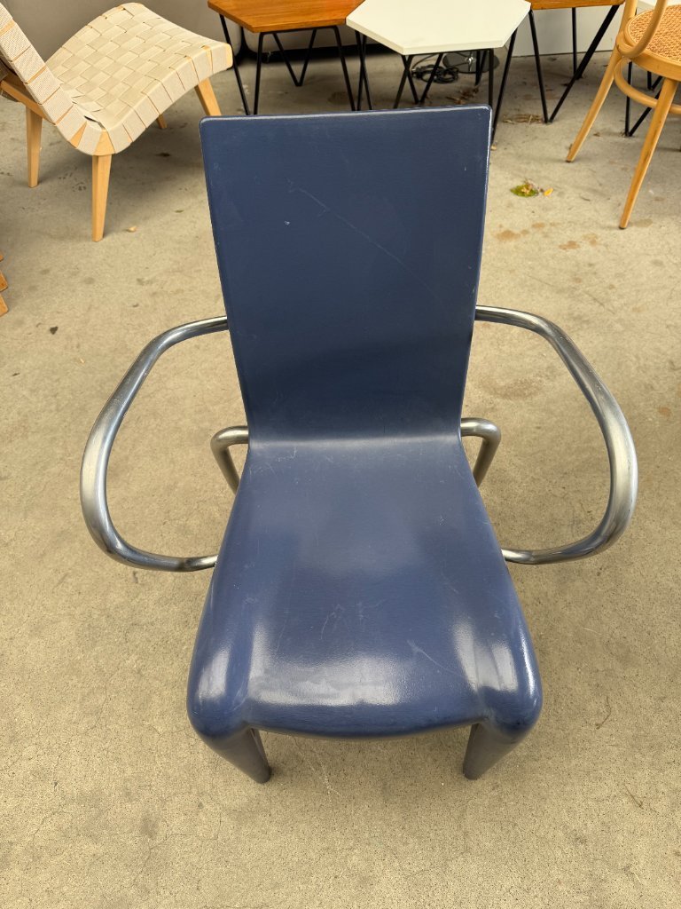 Vitra Louis 20 chair by Philippe Starck | €85 | Whoppah