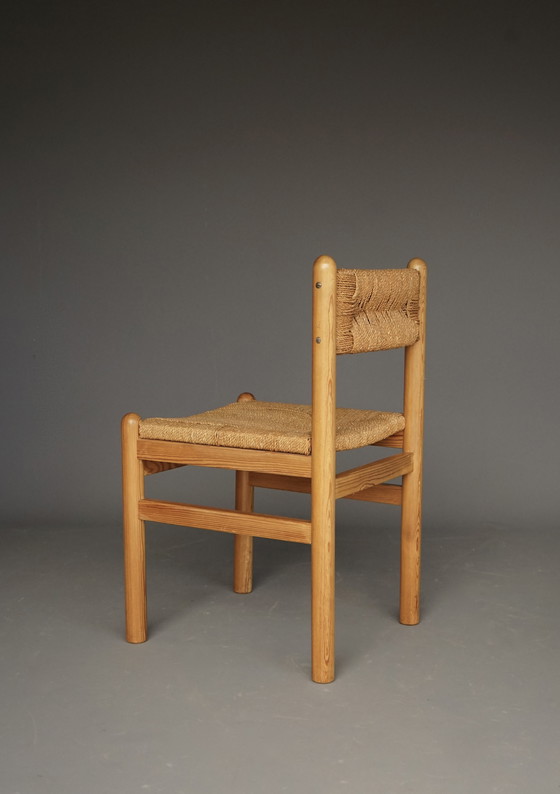 Image 1 of Eetkamerstoelen van grenen en zeegras op de manier van Charlotte Perriand