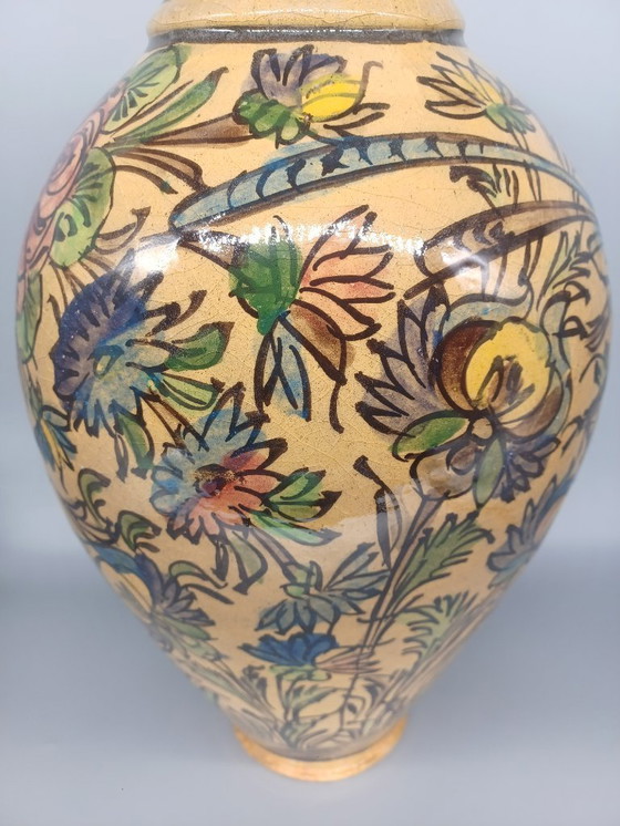 Image 1 of Grande vaso in maiolica persiana della dinastia Qajar