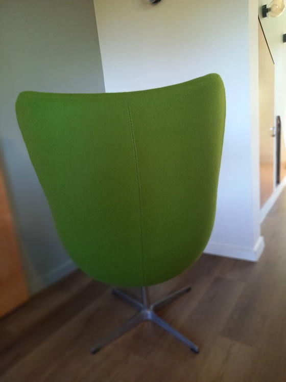 Image 1 of Egg chair replica naar model Arne Jacobsen