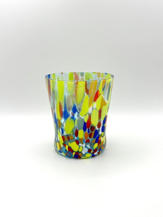 Image 1 of Juego de 6 vasos de vidrio soplado veneciano con efecto Murano Murrine fusionado en vidrio, hechos a mano en Italia.