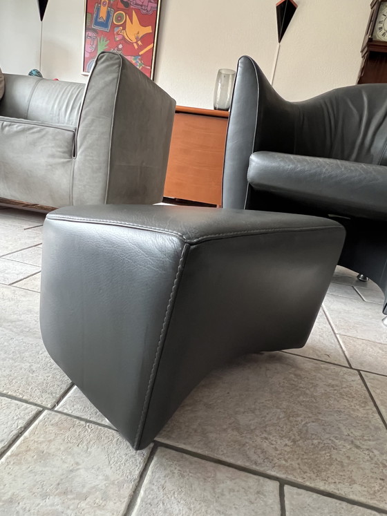 Image 1 of Dos sillones Leolux estilo chamán con otomana.